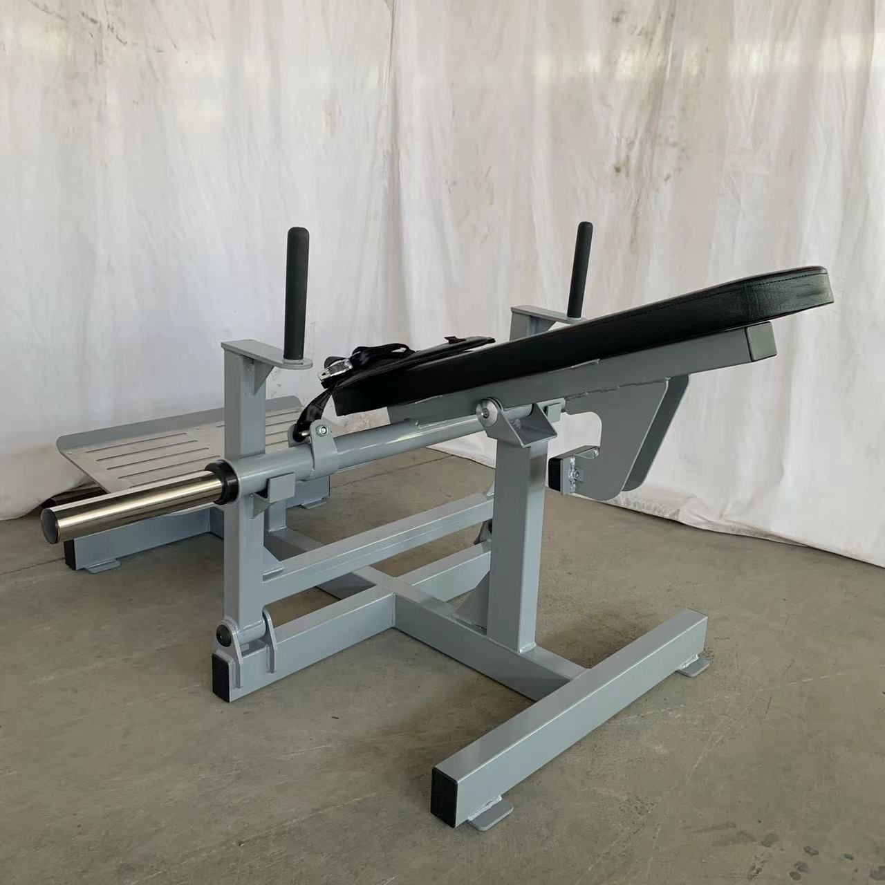 جهاز دفع الورك الفولاذي التجار - مراجعة Home Gym Hip Thrust Machine وسعره